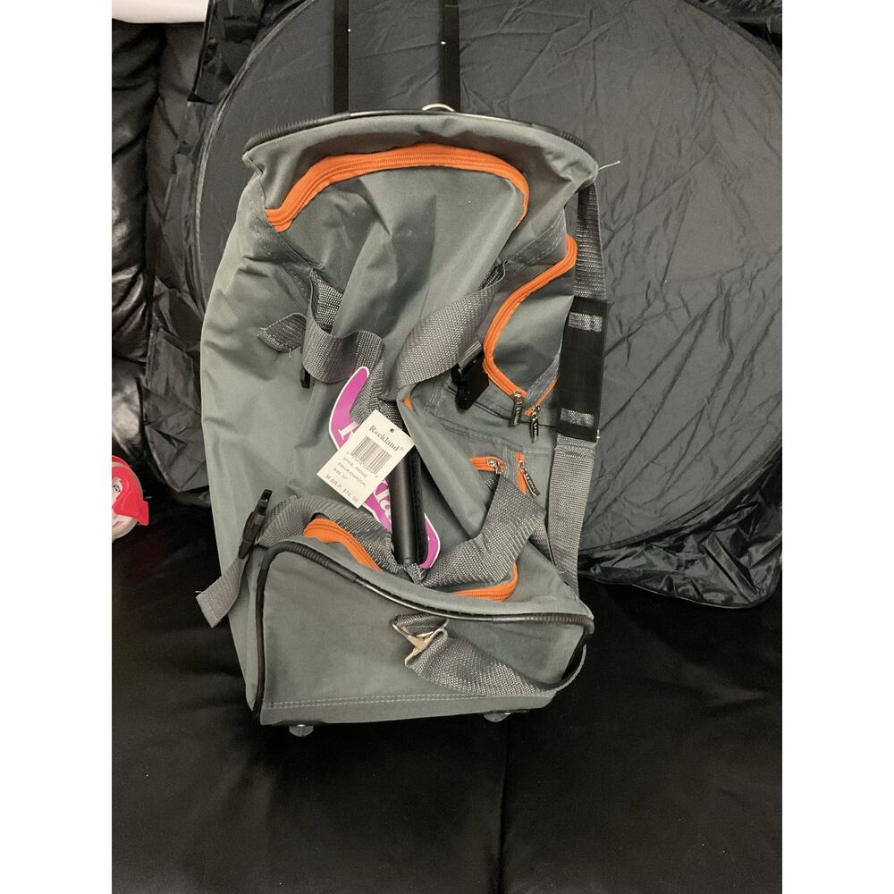 ROCKLAND 22” Wheeled Travel Bag